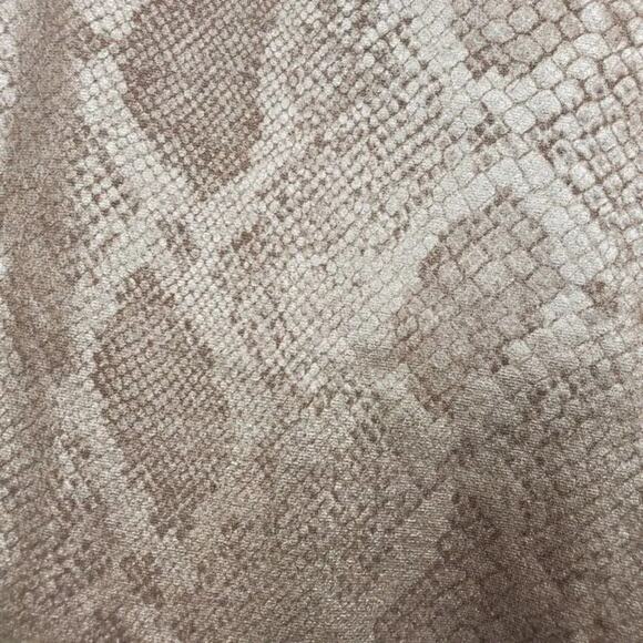 INC Metallic Python Embossed Skinny Pants Gray Women Size 6P Mid Rise NEW - Picture 3 of 8